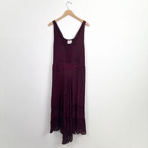 Holy Clothing Women’s Plus size Burgundy Textured V Neck Maxi Dress